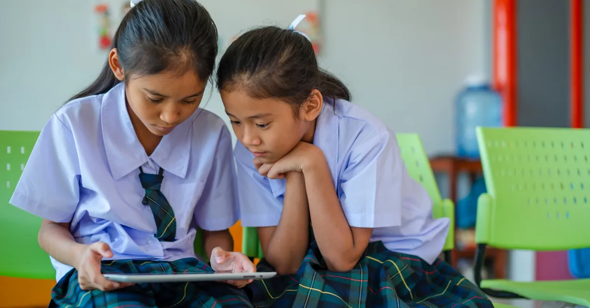 How to Write a Strong College Application Essay Without Sounding Generic